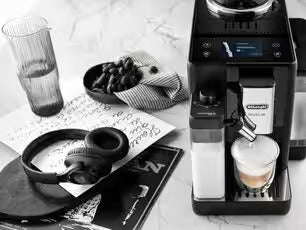 Delonghi Rivelia crna